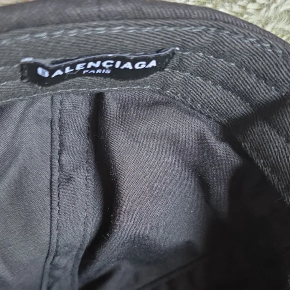 Balenciaga Black Logo Cap - Picture 5 of 9